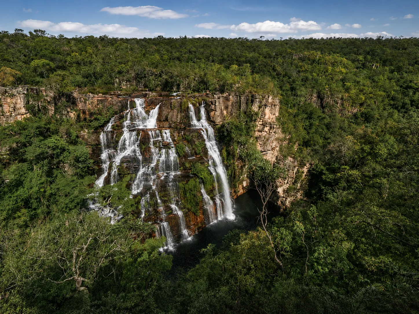 Cachoeira Almécegas, na Fazenda São Bento, Chapada dos Veadeiros